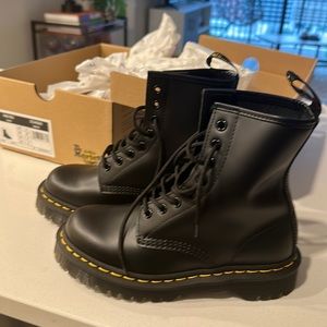 1460 Bex Dr. Martens Size US 6